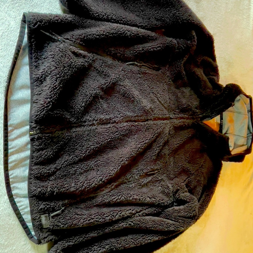 Lightweight fuzzy jacket